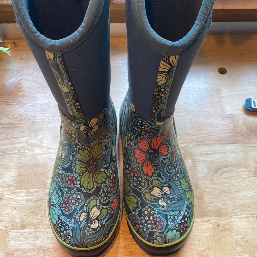 Bogs classic tall floral boots